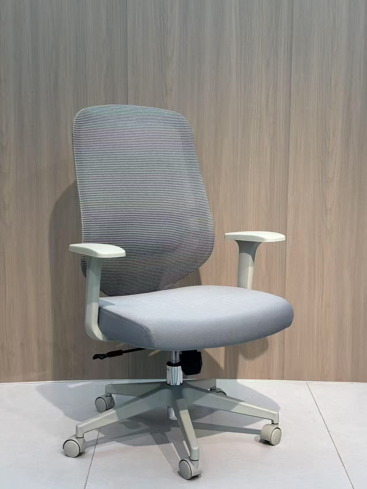 113 Office Revolving Chair (22500) 113 Office Revolving Chair