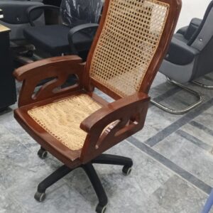 132 Office Revolving Chair
