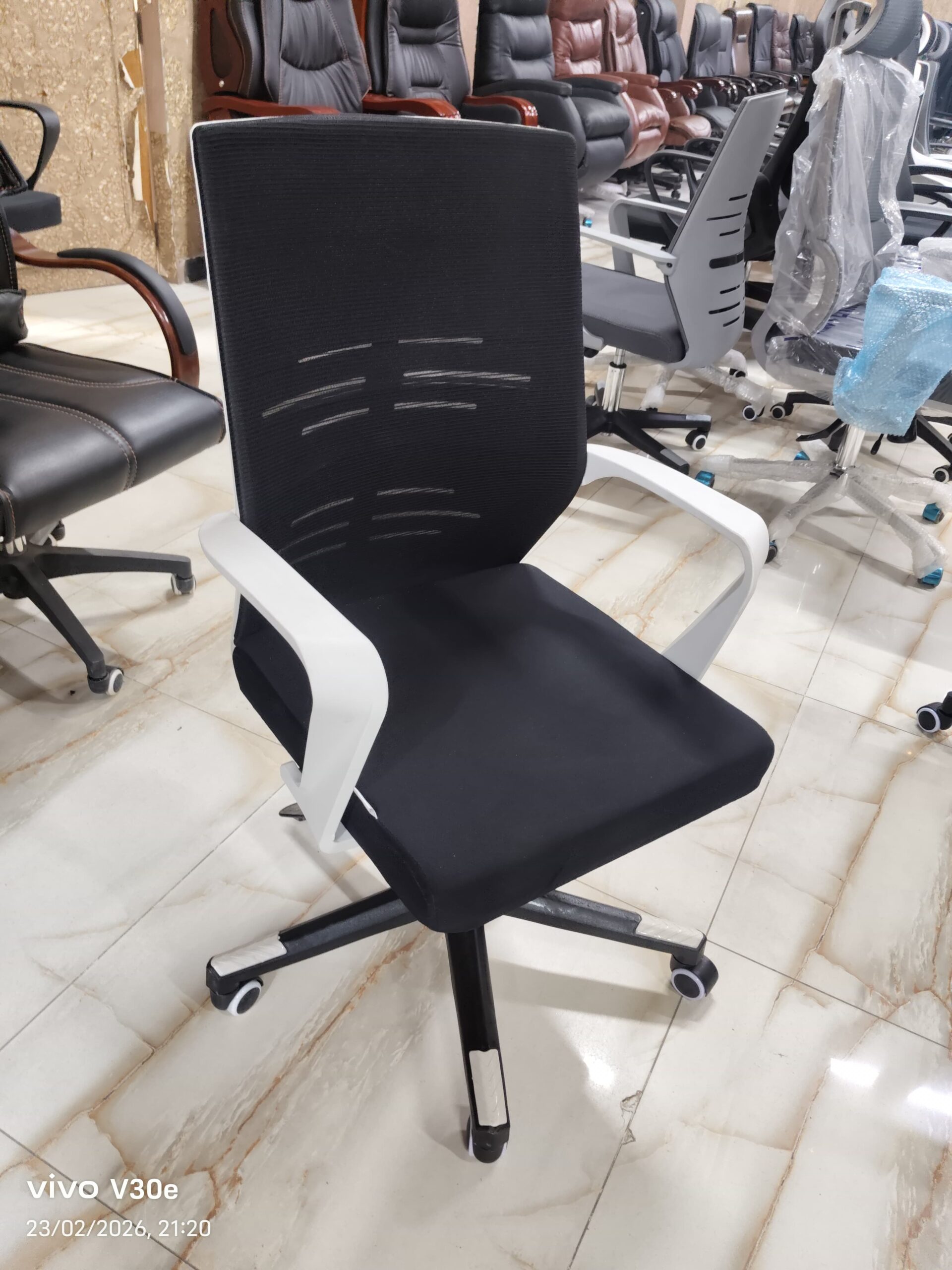 135 Office Revolving Chair (15000) 135 Office Revolving Chair