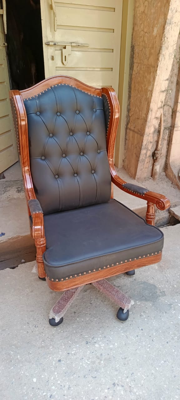 151 Office Revolving Chair (60000) 151 Office Revolving Chair